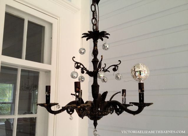 DIY Halloween chandelier… and front porch decorations.