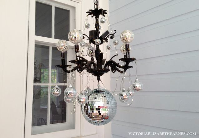 DIY Halloween chandelier… and front porch decorations.