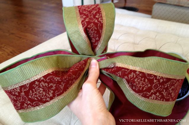 How to do perfect bows with cardboard template  Become an expert bow maker.  - Miss Felt Designs