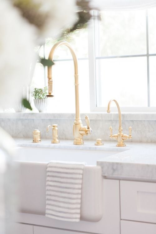 Planning our kitchen remodel, I’m shopping for the best new features and great ideas… see my favorite kitchen faucets!