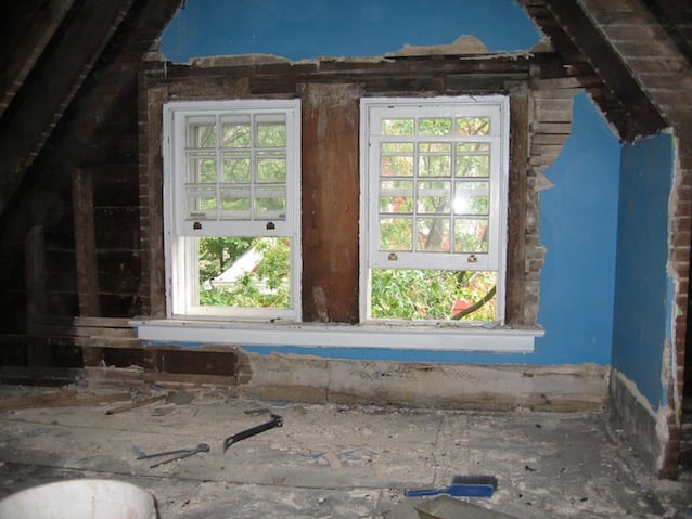 A blog about restoring our old Victorian house… and trying to survive a totally-DIY renovation with my husband!!