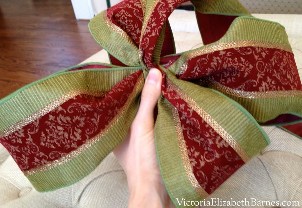 How to make a beautiful, glamorous Christmas bow. Special wrapping ideas. Holiday ribbon crafts. How to make a large bow to decorate your front door, wreath, banister, garland, mantle, front porch.