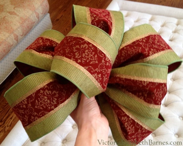 How to make a beautiful, elegant Christmas bow. Special wrapping ideas. Holiday ribbon crafts. How to make a large bow to decorate your front door, wreath, banister, garland, mantle, front porch. Cheap Christmas decorations.