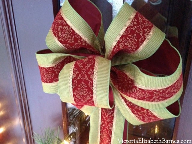 DIY bow tutorial. And our Victorian front porch decorated for Christmas!
