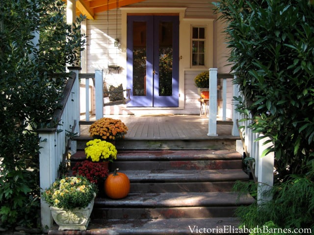 DIY. Restoring an old Victorian house. Victorian wraparound front porch. Color scheme.