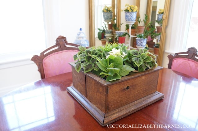 Ideas for upcycling vintage yardsale finds… I repurposed an antique box into a pretty table decoration.